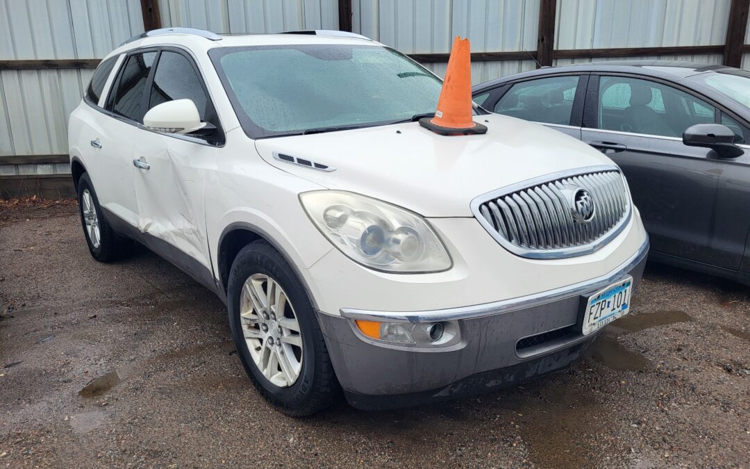2008 Buick Enclave (White)