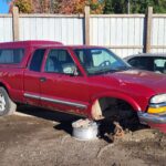 2003 Chevrolet S-10 (Red)