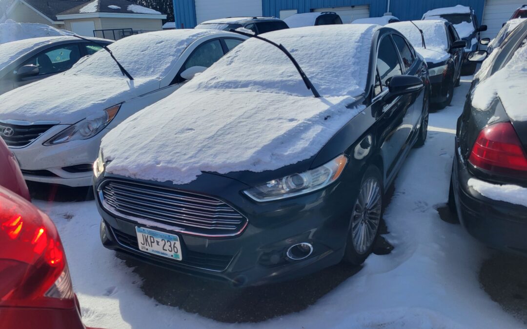 2013 Ford Fusion (Black)
