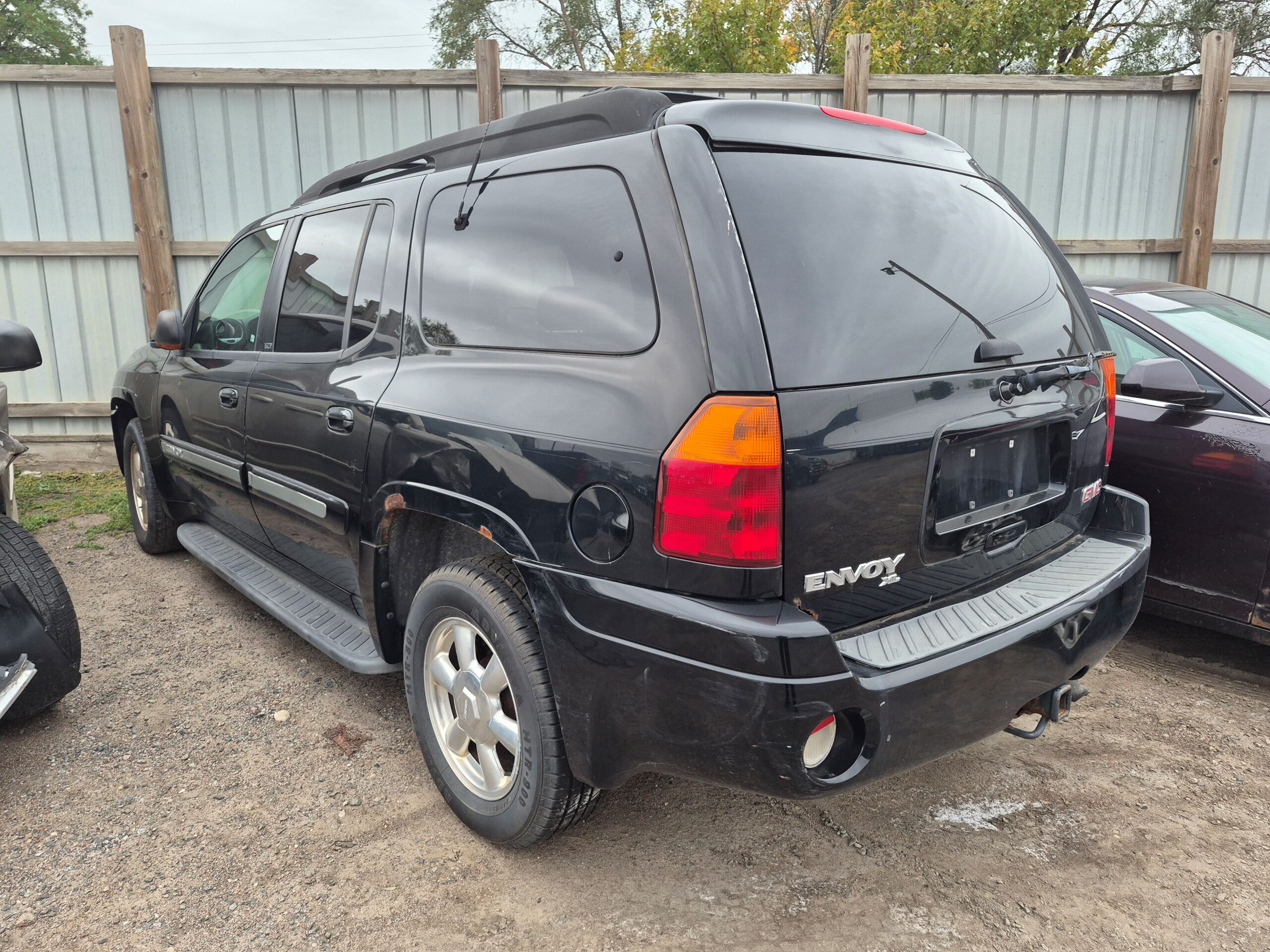 20260914_091941 2003 GMC Envoy XL (Black)